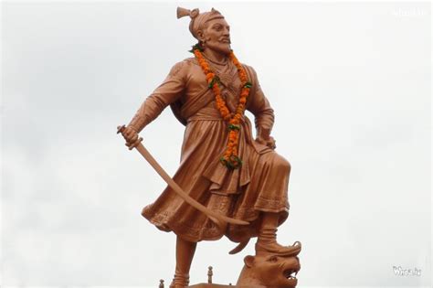 Chatrapati Shivaji Maharaj Standing Statue HD Wallpaper