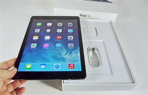 iPad Air Unboxing: Thin Makes It Less Elegant and Solid (Video ...