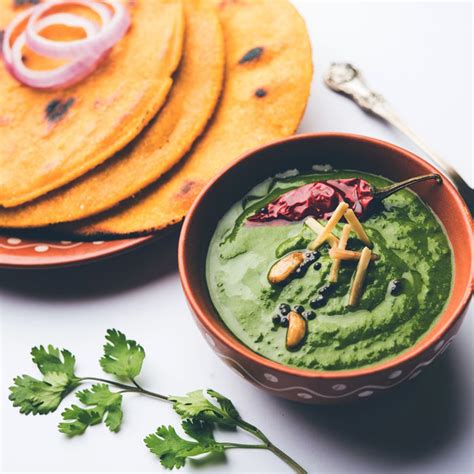 Sarson Da Saag & Makki Di Roti – Desi Hut