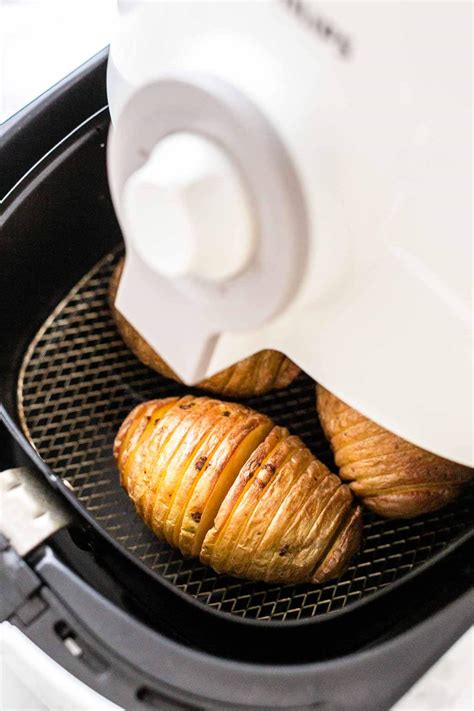 How To Make Air Fryer Hasselback Potatoes - Fast Food Bistro