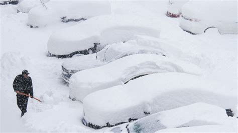 US weather updates: Blizzard and winter storm warnings issued across 10 ...