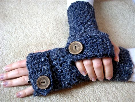 38 Colorful Fingerless Gloves Crochet Patterns - Patterns Hub