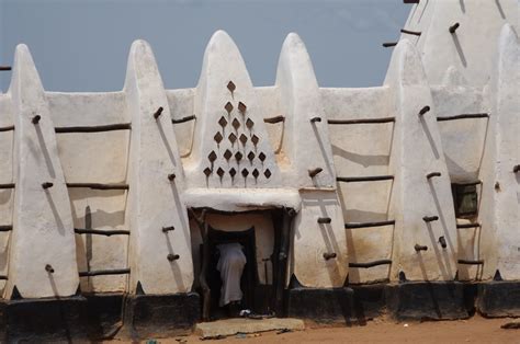 Road trip from Accra to Paga: Larabanga Mosque