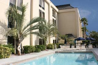 Hampton Inn Naples-Central, Naples Beach, Florida, USA. Book Hampton Inn Naples-Central online