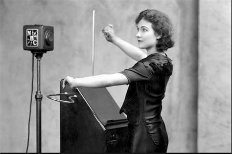 Sounds of the Ether: a Brief History of the Theremin - Perfect Circuit