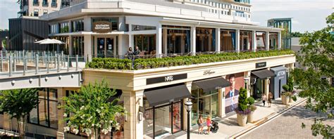 Buckhead Village District - Shop and Dine in Luxury | Discover Atlanta