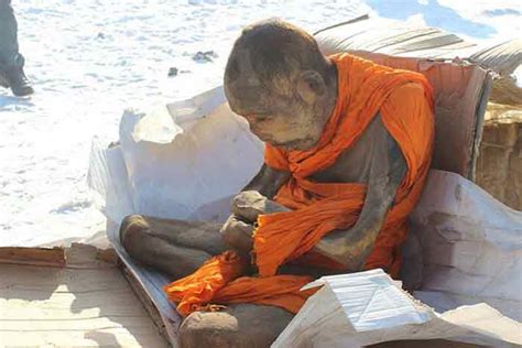 Mummified 200 Year Old Monk Isn't Dead - He's Meditating - 4synapses.com