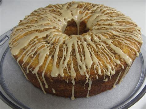 HANNAH IN THE KITCHEN: Cinnamon Swirl Coffee Cake