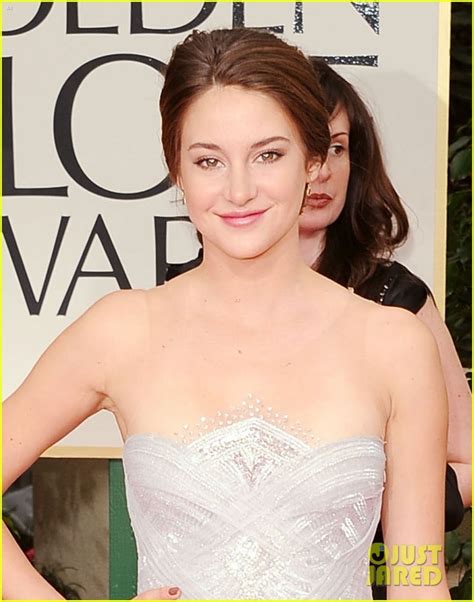 Shailene Woodley - Golden Globes 2012 Red Carpet: Photo 2618472 | 2012 Golden Globes, Shailene ...