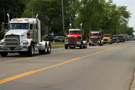 Harbor Beach Truck Convoy returning to trek across county