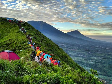 Keindahan Magelang di Puncak Gunung Andong - Campa Tour and Event