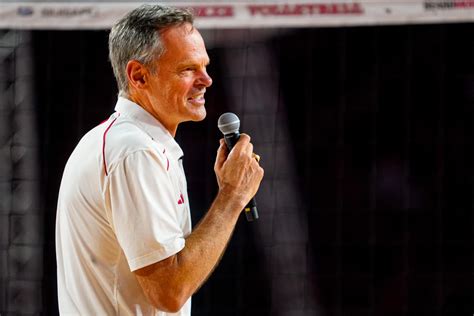 Nebraska volleyball coach named Coach of the Year - Yahoo Sports