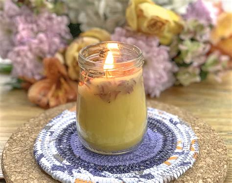 Do you want to make a natural beeswax candle? - Learn to create ...