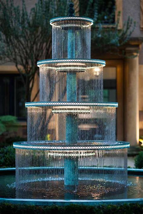 Outdoor fountain | Fuentes de agua interiores, Fuentes de agua de jardín, Fuentes de agua