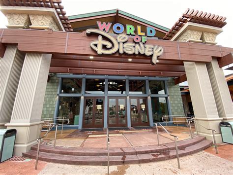 World of Disney Reopens at Disney Springs; Preview of In-Park Shopping Experience