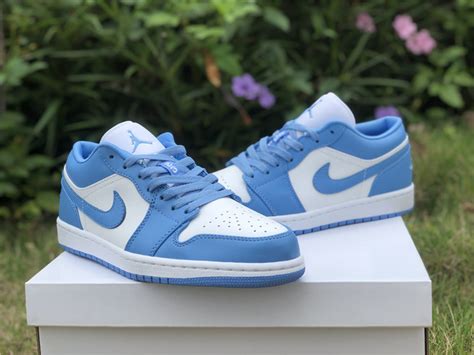 Jordan AJ1 low cut, campus North Carolina blue color free shipping