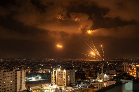 Palestinian militants respond with rockets after Israel hits Gaza with ...