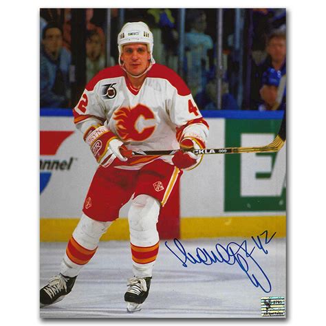 Sergei Makarov Autographed Calgary Flames 8X10 Photo - NHL Auctions