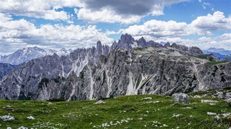 6 Breathtaking Hiking Trails in the Dolomites