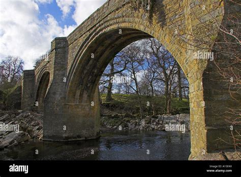 The 12th century Devil's Bridge over the River Lune, Kirkby Lonsdale, Cumbria, England Stock ...