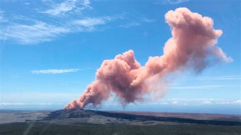 Kilauea Volcano Erupts, Spewing Lava and Gases Near Homes in Hawaii - The New York Times