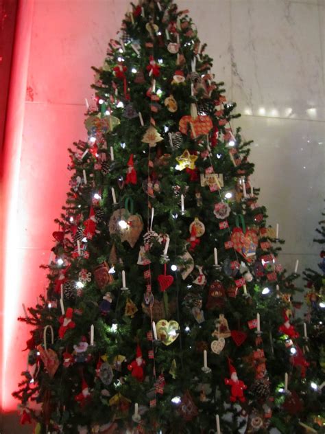 Norwegian Christmas tree are decorated with Norwegian flags, homemade ...