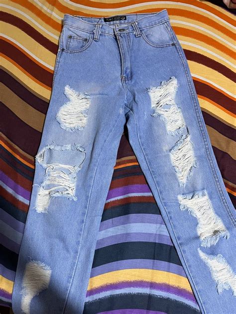 Ripped jeans, Women's Fashion, Bottoms, Jeans on Carousell