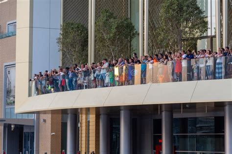 Audience Watching the Dubai Fountain Show from the Dubai Mall Terrace Editorial Image - Image of ...