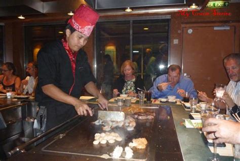 Teppanyaki chef meat 2 | Cruise Stories