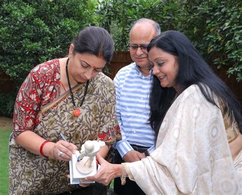 Smt. Smriti Irani Flags-off Rang De Neela Rural Outreach Program 2023 ...