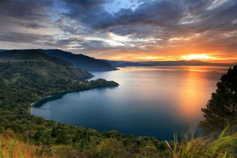 Discover Lake Toba: From Its Blue Waters to the Rich Batak Culture - Regal Springs Indonesia