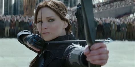 Katniss zegt dat ze President Snow gaat vermoorden in Mockingjay Part 2 ...