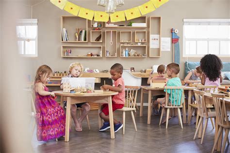 Montessori schools are exceptionally successful. So why aren’t there more of them? | America ...