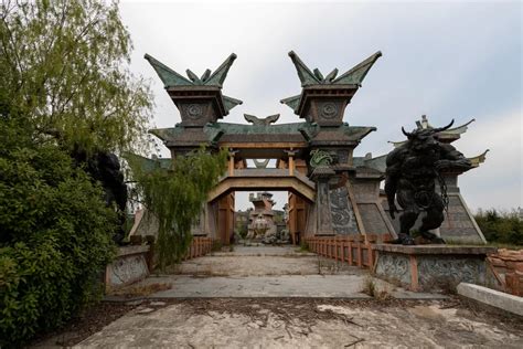 Temple gate in a section of a $1 billion abandoned Chinese theme park ...