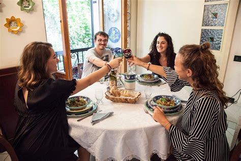 Lunch or dinner and cooking demo at a local home in Assisi 2023