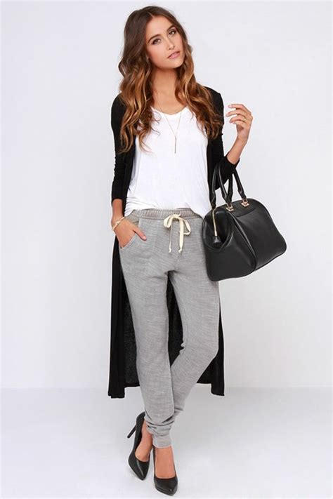 jogginghose style zum eleganten tasche und bluse How To Wear Joggers ...