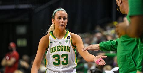 Oregon forwards Sydney Parrish, Kylee Watson enter transfer portal