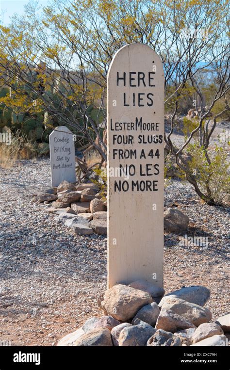 Boot hill cemetery grave fotografías e imágenes de alta resolución - Alamy