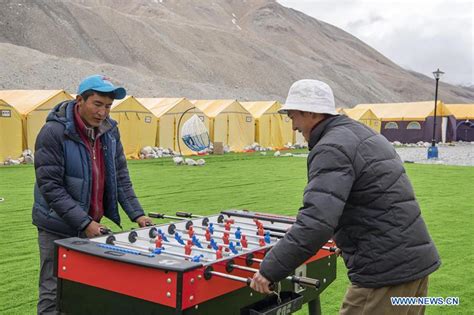 In pics: Mount Qomolangma base camp in China's Tibet - Xinhua | English.news.cn