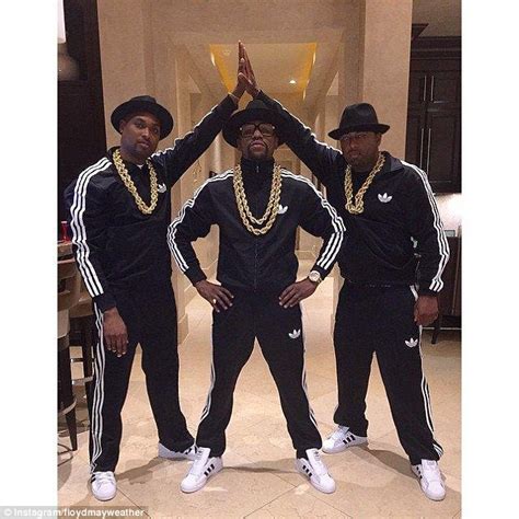 Floyd Mayweather attends Halloween party dressed as... former hip hop ...