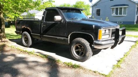 Purchase used 89 GMC Sierra 4x4 in Unionville, Michigan, United States