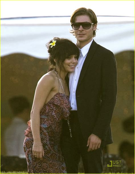 Zac & Vanessa's Hawaii Wedding: Photo 1507771 | Shirtless, Vanessa Hudgens, Zac Efron Pictures ...