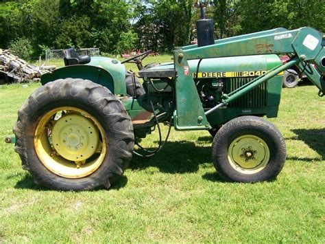 John Deere 2040 Tractor with Loader | Live and Online Auctions on HiBid.com