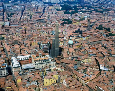 ‘Leaning tower’ in Italy closed off amid subsidence fears | CNN