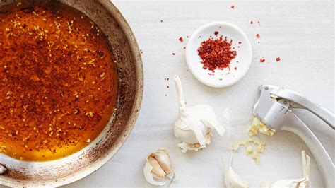 How to Make Garlic-Infused Olive Oil | Epicurious