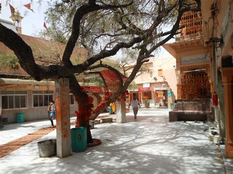 Salasar Balaji Temple - Rajasthan : Inside View of Salasar Balaji ...