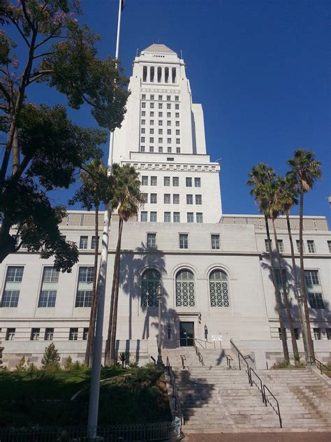 Introduction to Los Angeles: Los Angeles City Hall