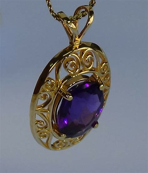 Oval Amethyst Pendant - rocasjewelry