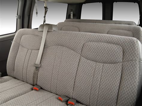 GMC SAVANA - gmc-savana-passenger_interior_4.jpg