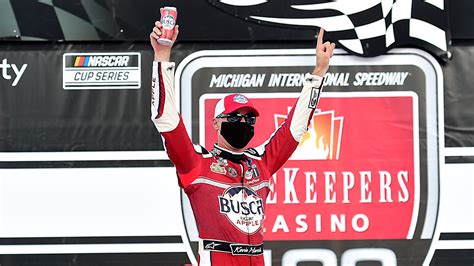 Kevin Harvick wins first race of NASCAR Cup doubleheader at Michigan